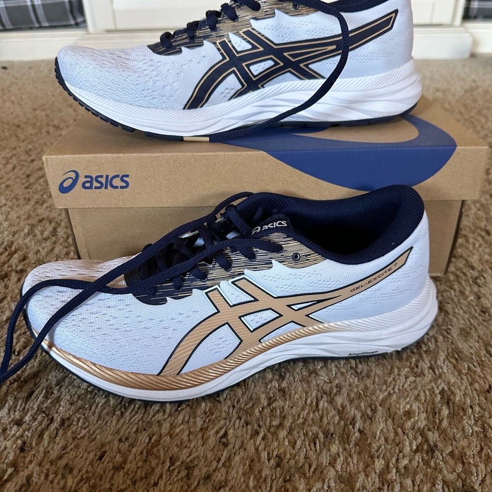Brand new ASICS GEL-Excite 7 Shoes